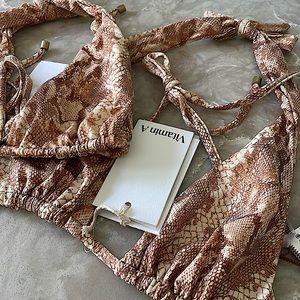 NWT Vitamin A sand snake Marlena bikini top size S or M new with tag convertible